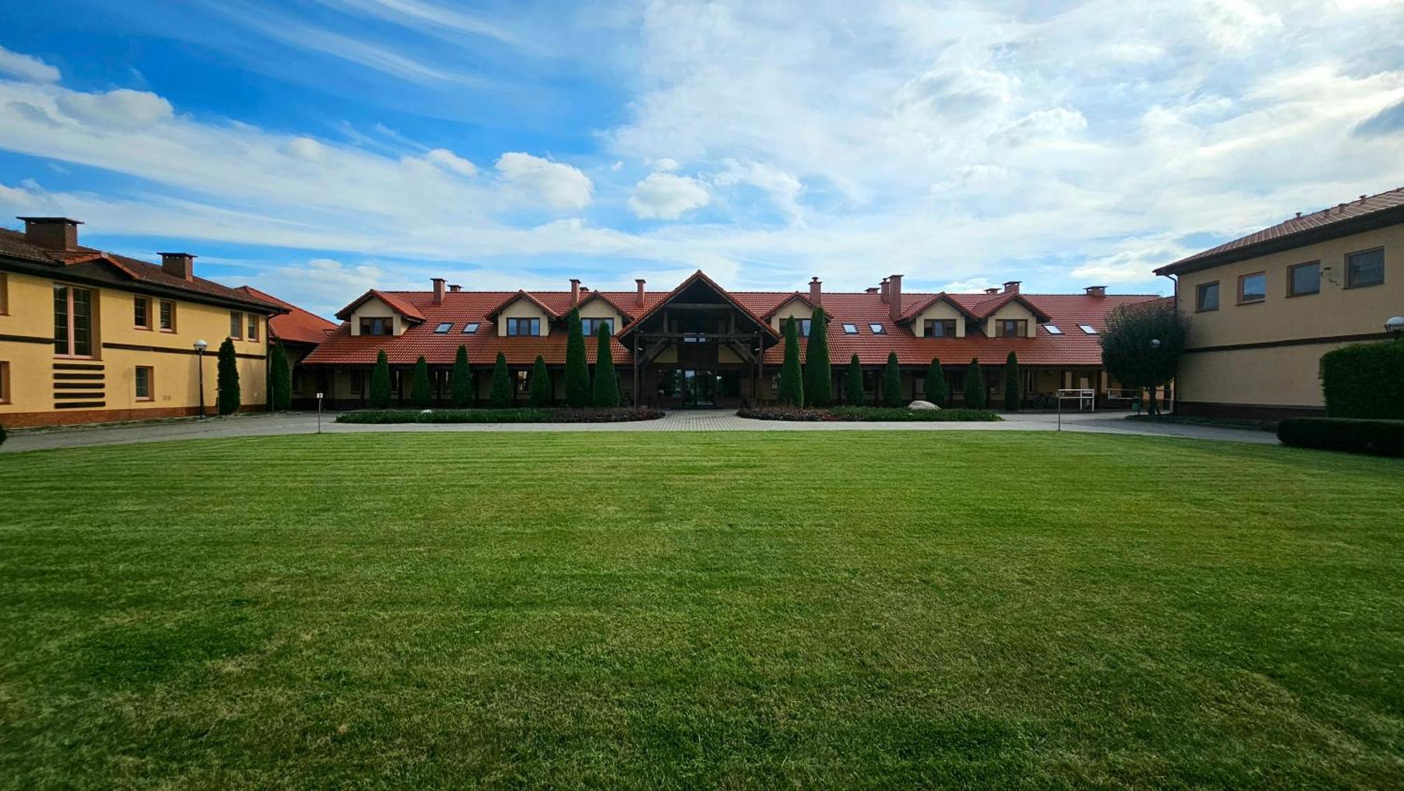 Hotel Sypniewo Margonin Exterior photo